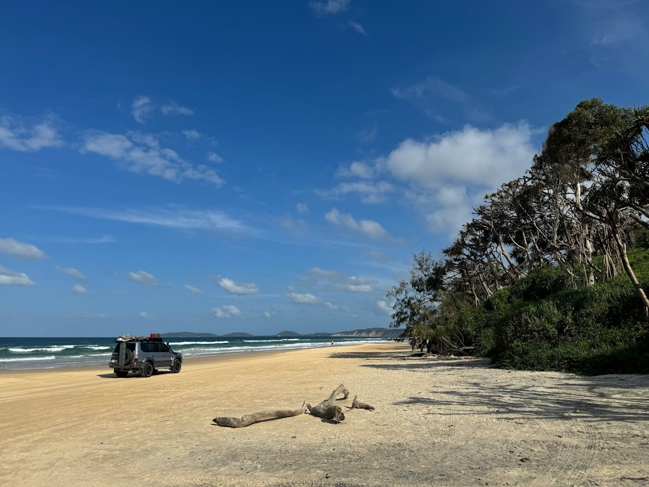 nature, outdoors, sky, car, horizon, beach, sea, scenery, vacation, wood